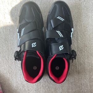 Peloton cycling shoes 42/Men 9/Women 11